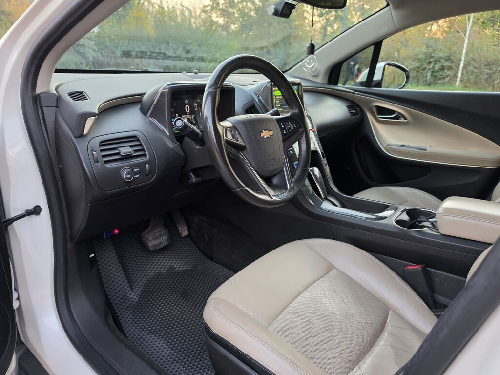 Chevrolet Volt: 2012 г., 1.4 л, Вариатор, Гибрид, Хэтчбэк: фото 6