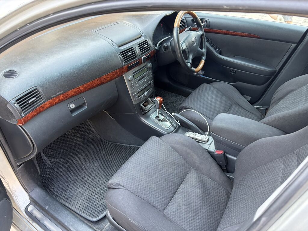 Toyota Avensis: 2003 г., 2 л, Автомат, Бензин, Универсал: фото 5