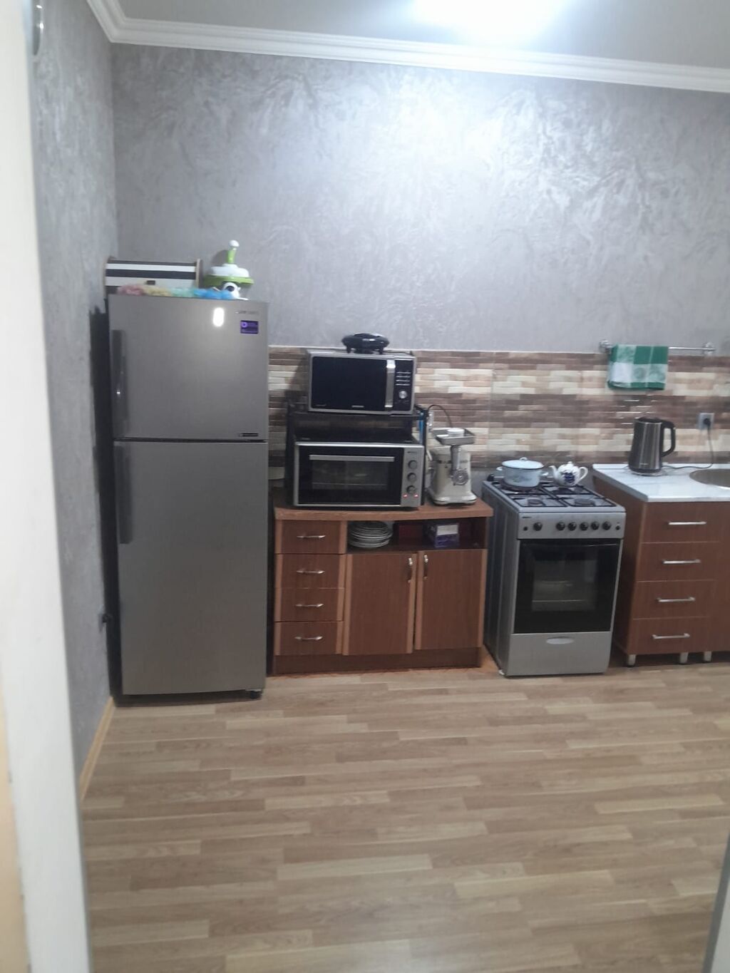 3 otaqlı, 110 kv. m, Kredit yoxdur, Orta təmir