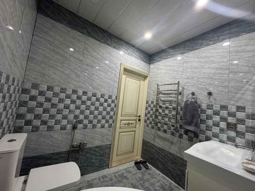 Bakı, 3 otaqlı, Köhnə tikili, 100 kv. m