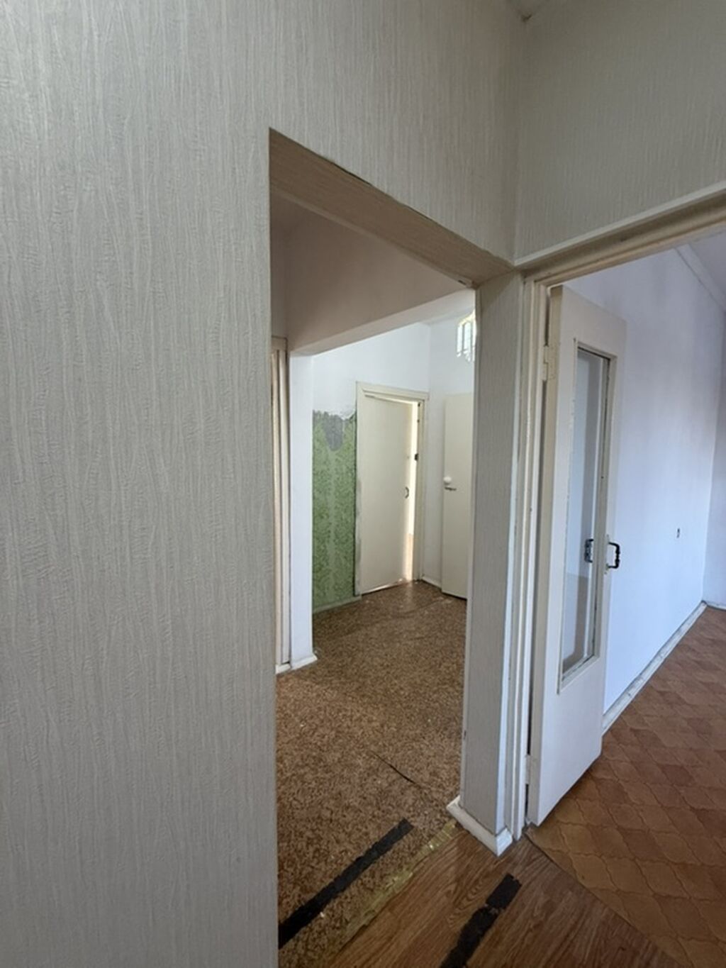 4 комнаты, 85 м², 12 мкр 1 этаж, Требуется ремонт: фото 5