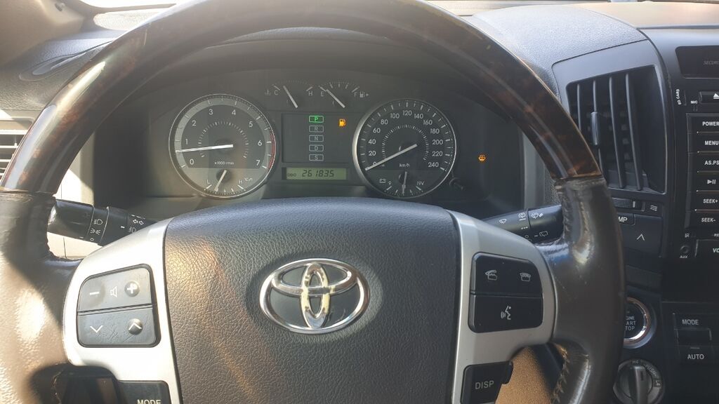 Toyota Land Cruiser: 2009 г., 4.7 л, Автомат, Газ, Внедорожник: фото 3