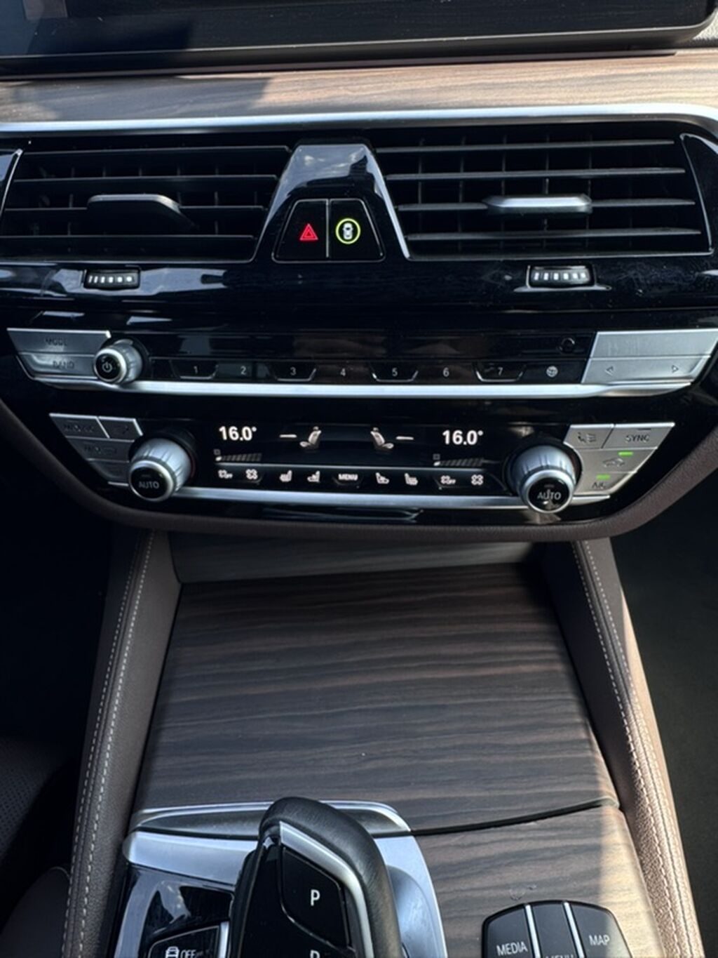 BMW 5 series: 2020 г., 2 л, Автомат, Гибрид, Седан: фото 6