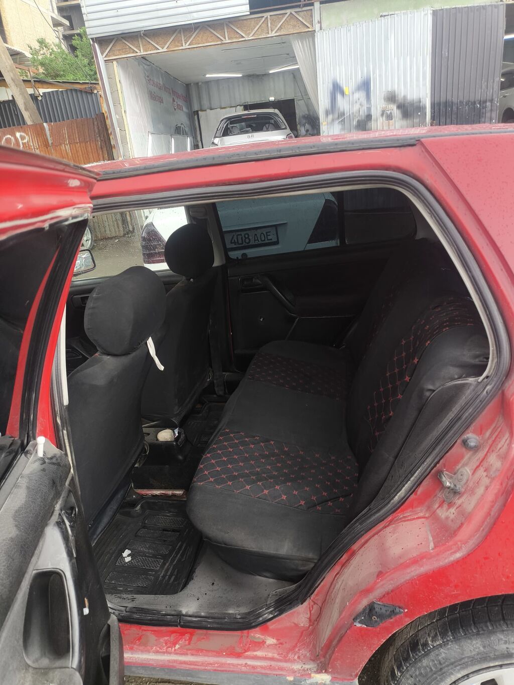Volkswagen Golf: 1993 г., 1.6 л, Механика, Бензин, Хэтчбэк — фото 5