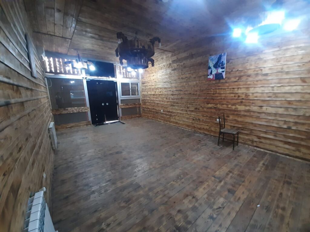 Ehmedide Xəzər yolun üstündə yerləşir Arendadi hazir indi 2000di