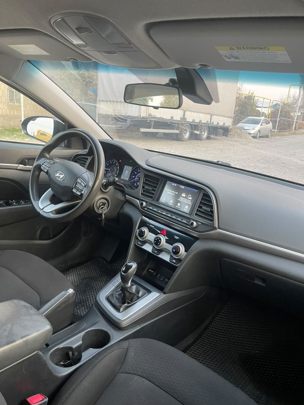 Hyundai Elantra: 2018 г., 2 л, Автомат, Бензин, Седан: фото 4