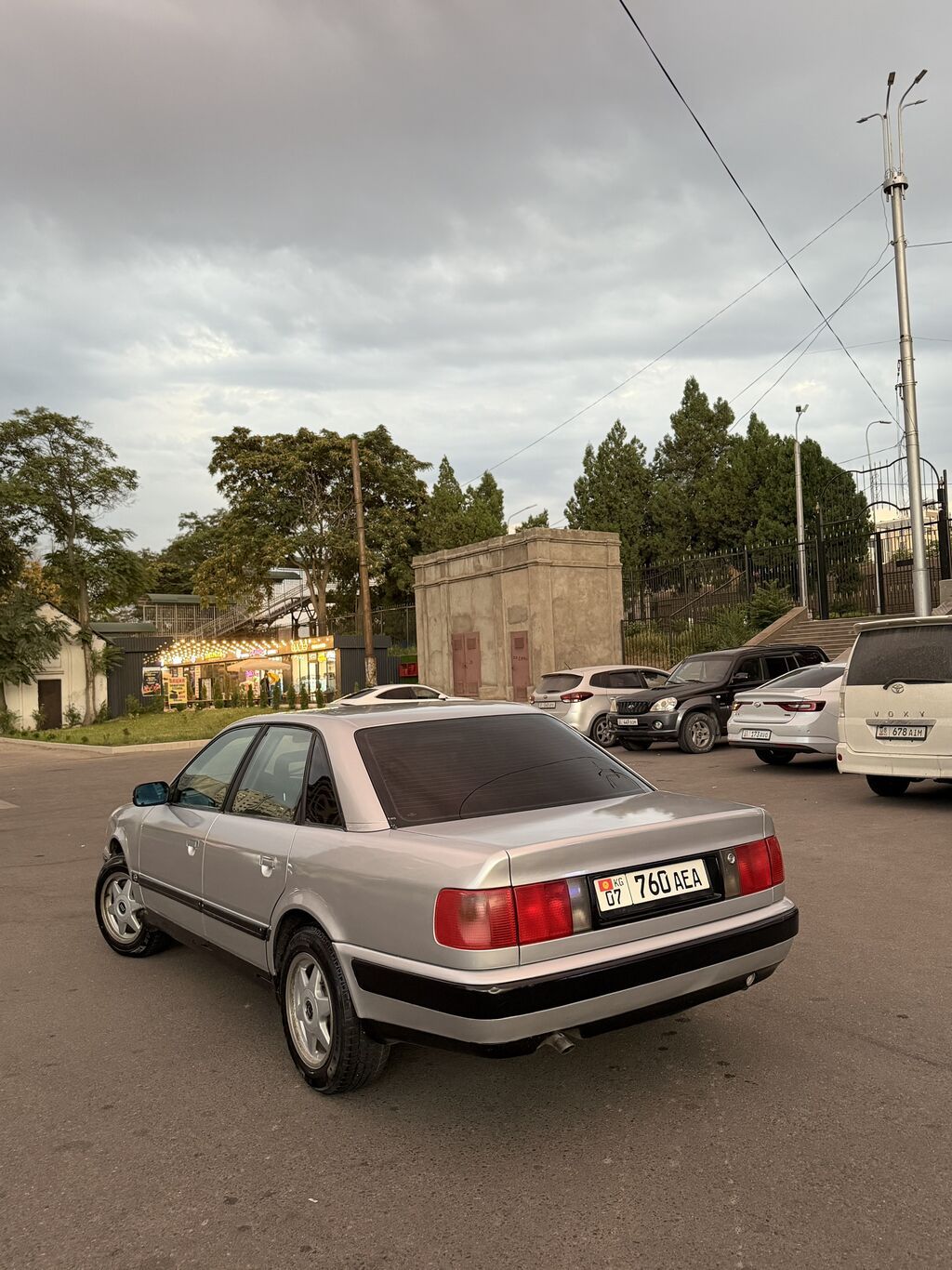 Audi 100: 1992 г., 2 л, Механика, Газ, Седан: фото 3