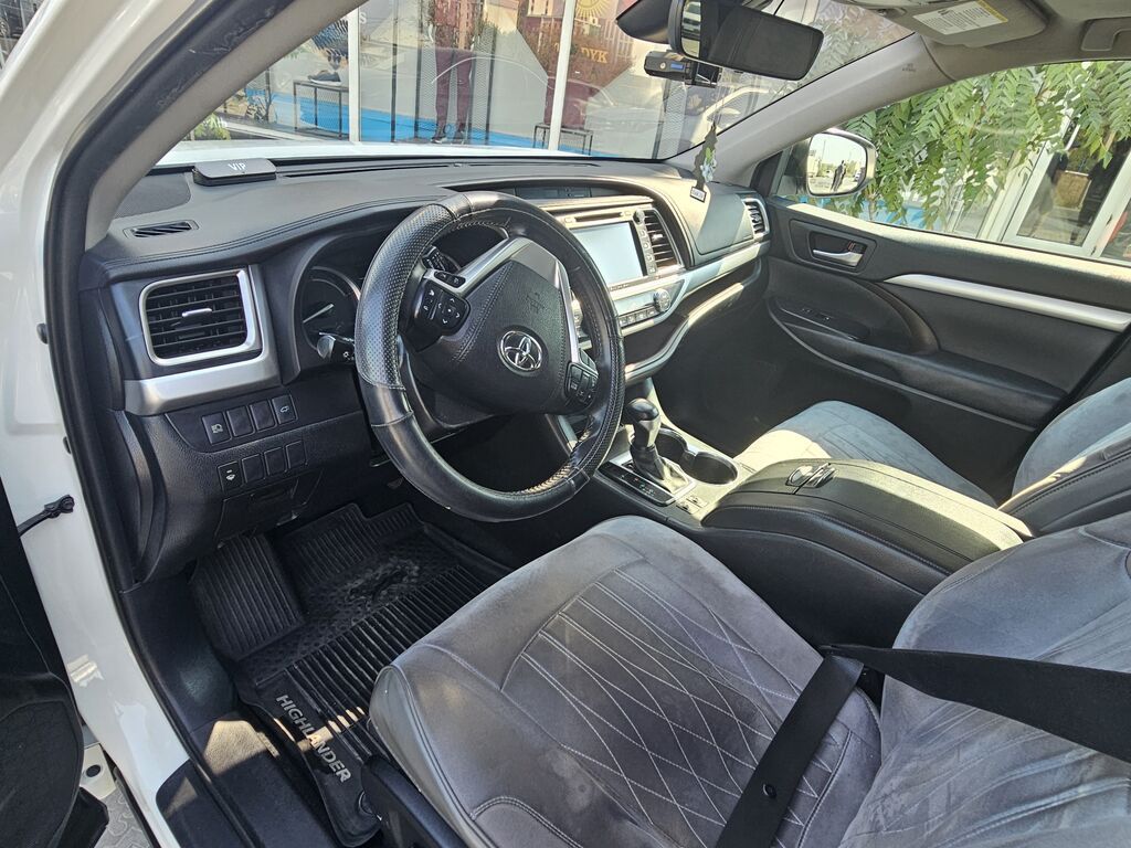 Toyota Highlander: 2018 г., 3.5 л, Автомат, Гибрид, Кроссовер: фото 6