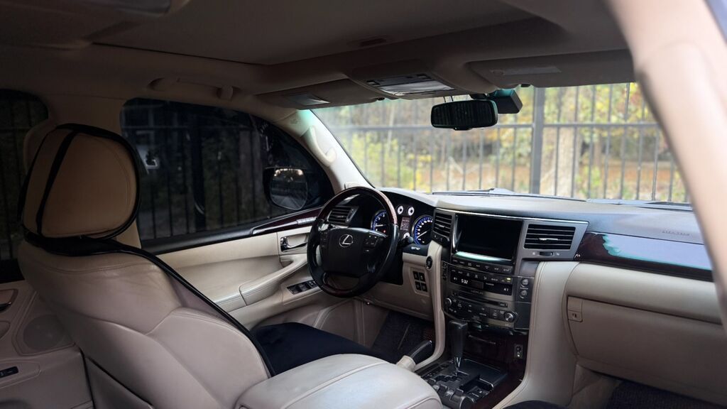 Lexus LX: 2010 г., 5.7 л, Автомат, Газ, Внедорожник: фото 8