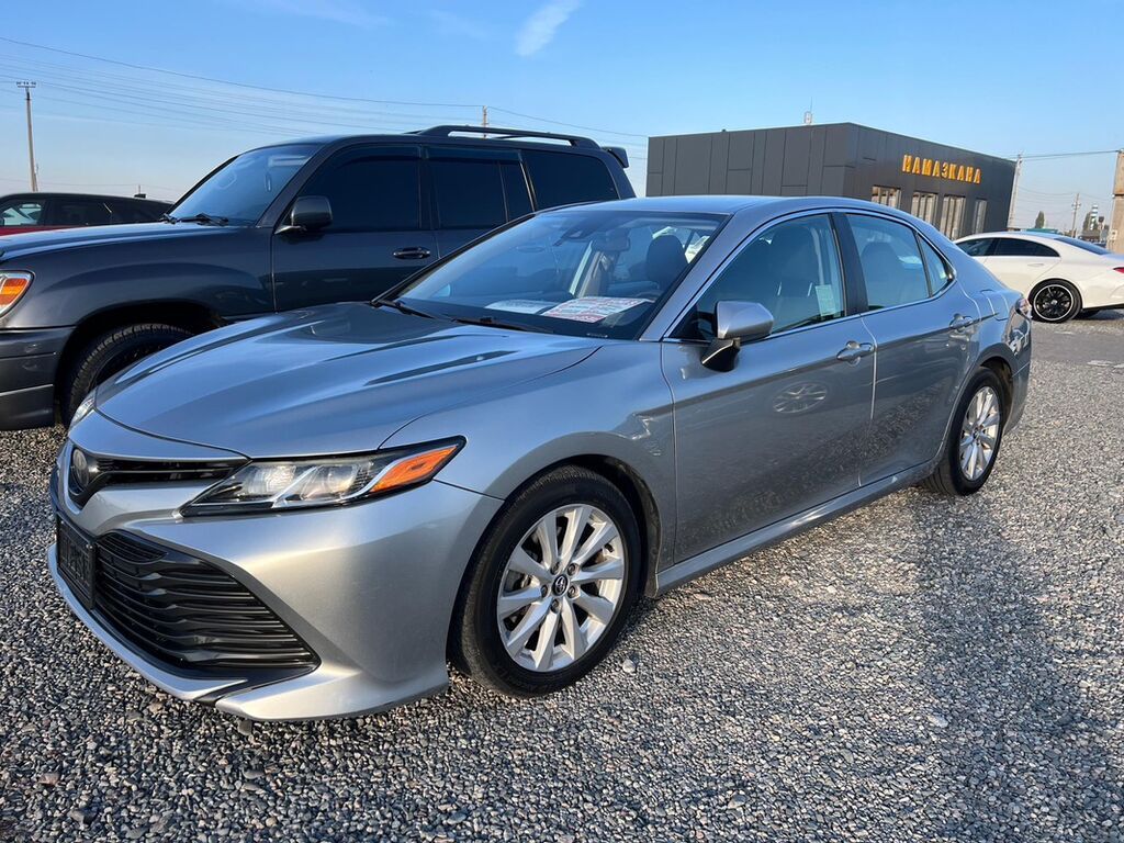 Toyota Camry: 2020 г., 2.5 л, Автомат, Бензин, Седан: фото 3