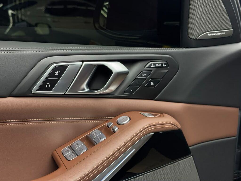 BMW X7: 2022 г., 3 л, Автомат, Бензин, Кроссовер: фото 4