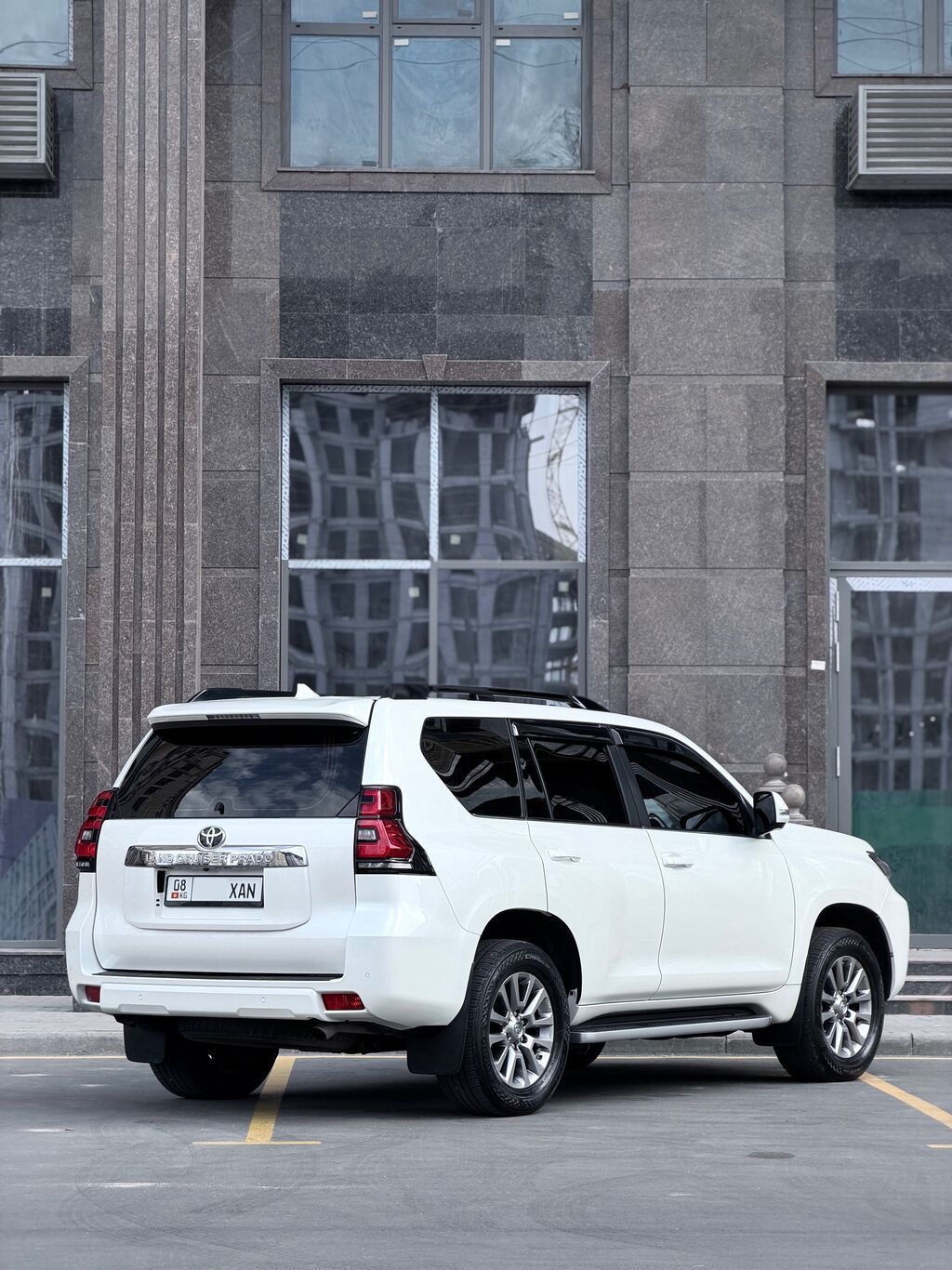 Toyota Land Cruiser Prado: 2018 г., 4 л, Автомат, Бензин, Внедорожник: фото 6