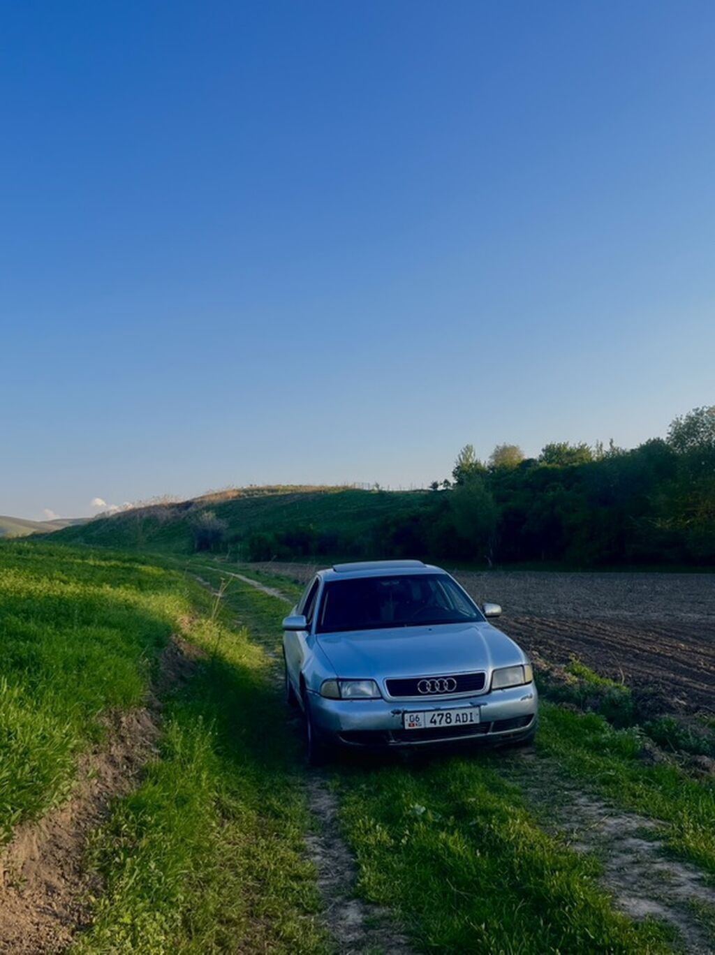 Audi A4: 1995 г., 1.8 л, Механика, Бензин, Седан: фото 4