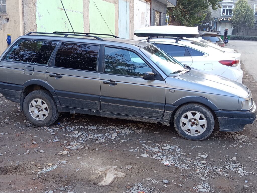 Volkswagen Passat Variant: 1988 г., 1.8 л, Механика, Бензин, Универсал: фото 2