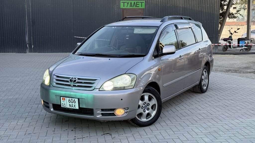 Toyota Ipsum: 2003 г., 2.4 л, Автомат, Бензин, Минивэн: фото 5