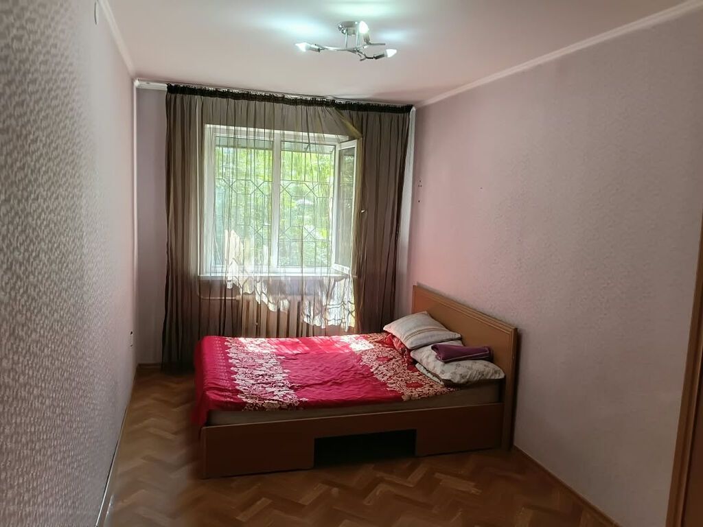 Сдается 3-комнатная квартира, в 6мкр, 104-серии, 3-ый этаж из 4-х: фото 1