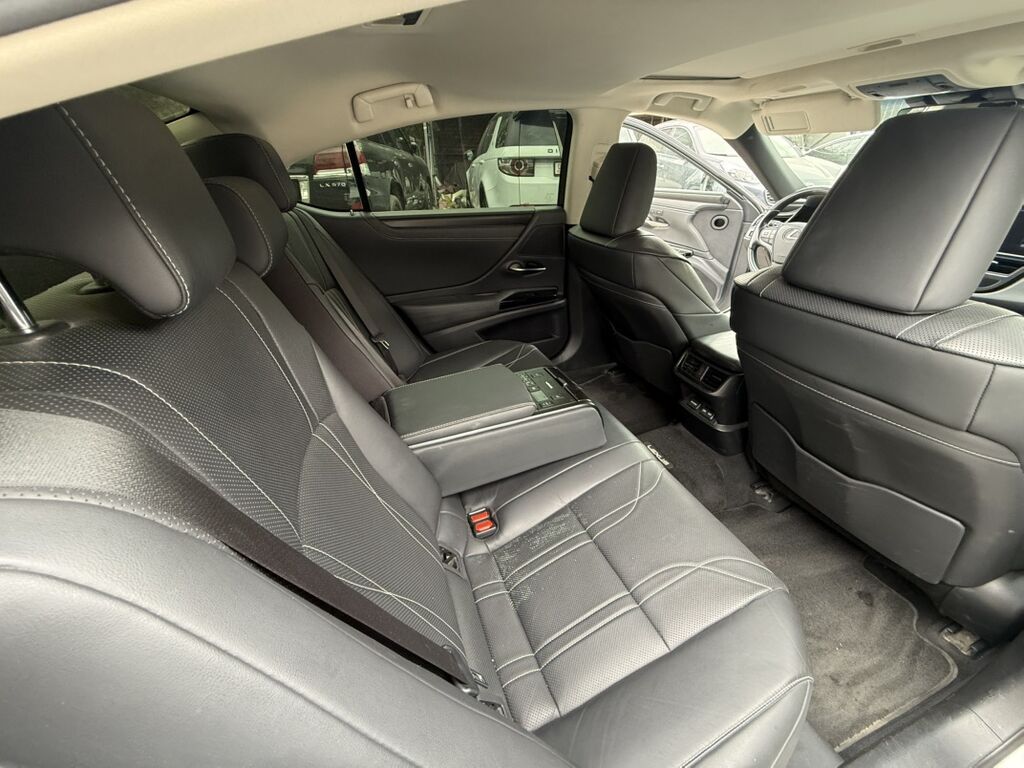 Lexus ES 300h, 2021 г., гибрид, седан: фото 6