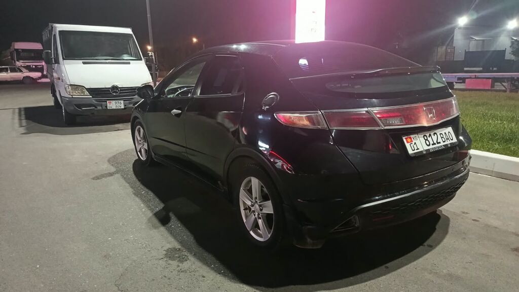 Обмен Honda Civic 2008 г., 1.6 л, робот, хэтчбек: фото 3