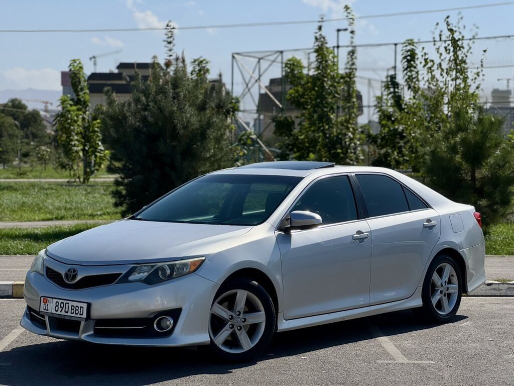 Toyota Camry: 2012 г., 2.5 л, Автомат, Бензин, Седан: фото 1