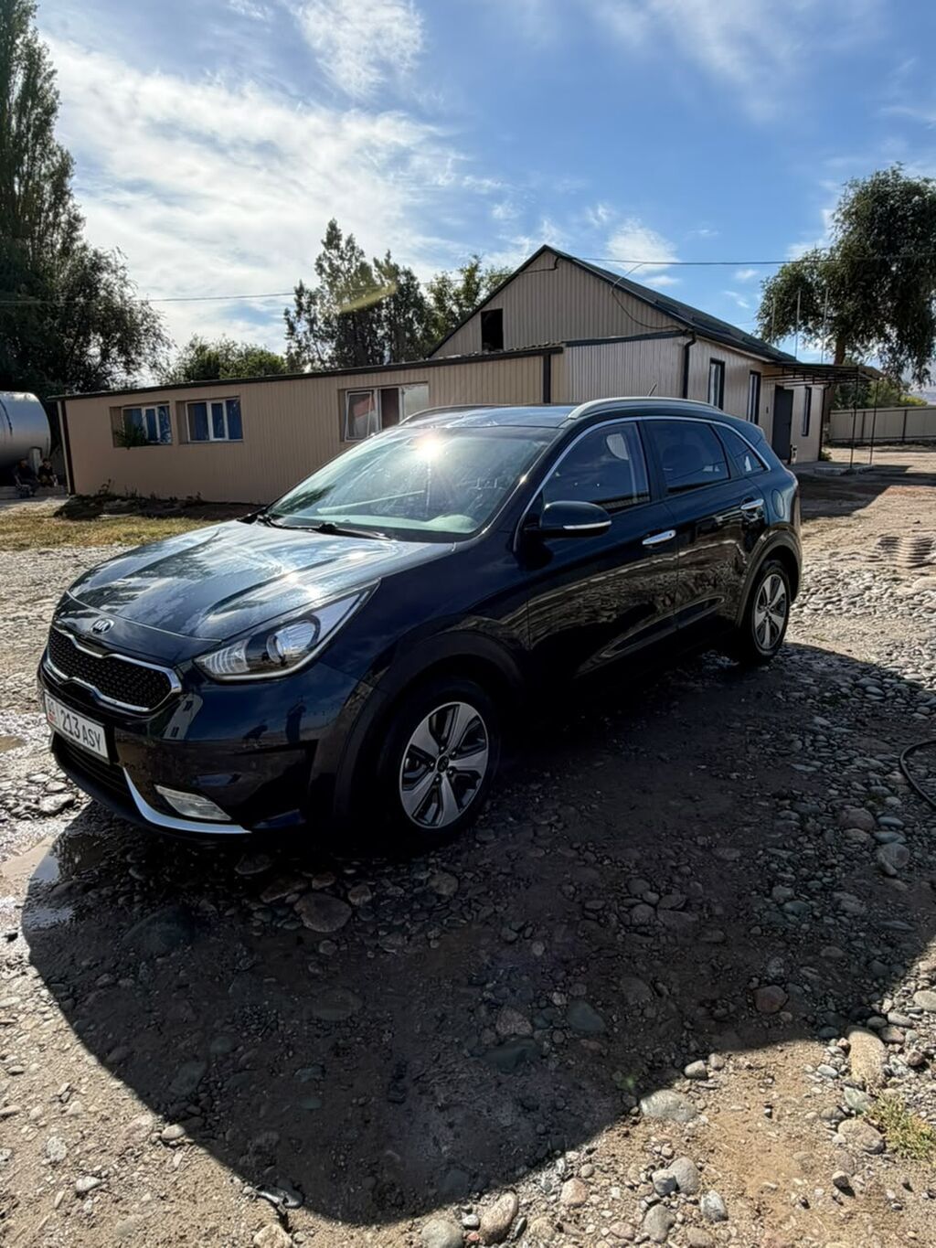 Kia Niro: 2018 г., 1.6 л, Вариатор, Гибрид, Кроссовер: фото 3