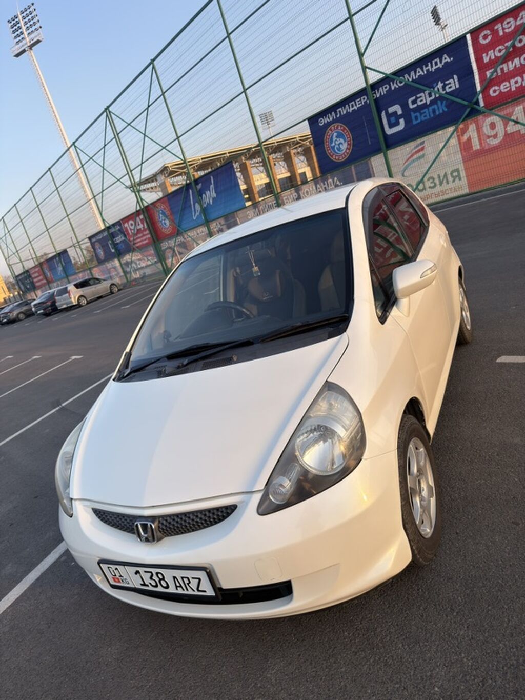 Honda Fit: 2005 г., 1.3 л, Автомат, Хэтчбэк: фото 5