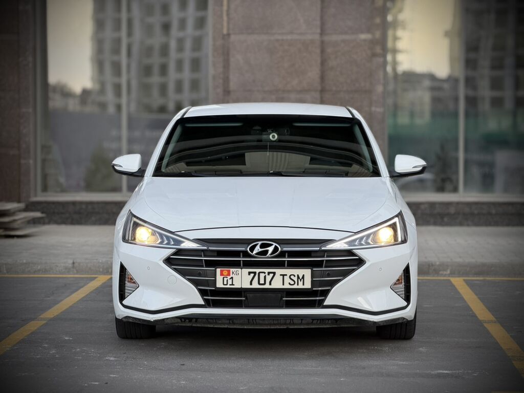 Hyundai Avante: 2019 г., 1.6 л, Автомат, Бензин, Седан: фото 3