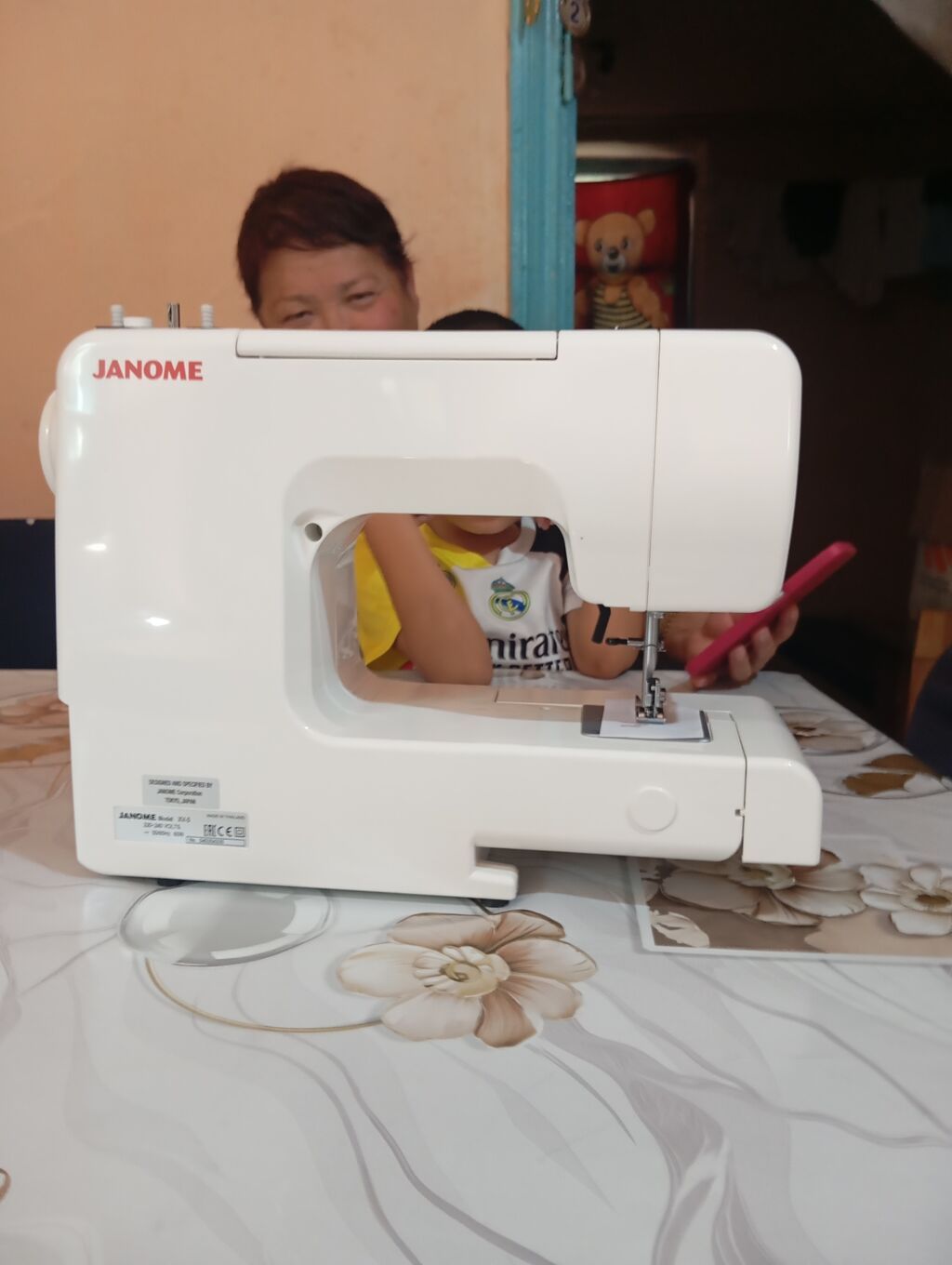 Швейная машина Janome, Механическая: фото 1