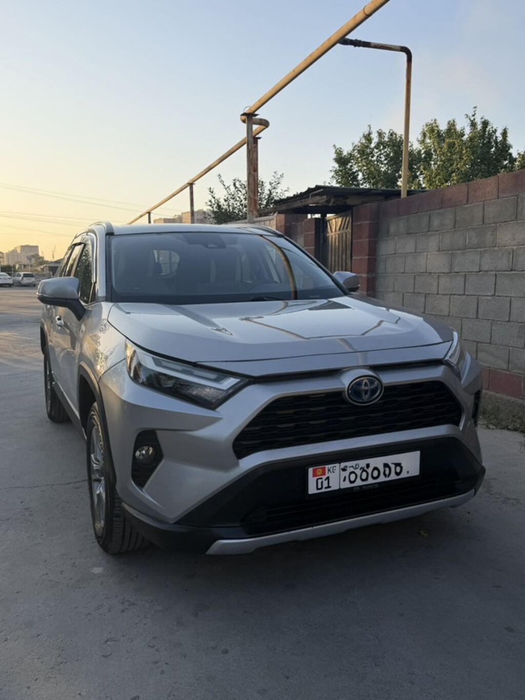 Toyota RAV4: 2022 г., 2.5 л, Автомат, Гибрид, Кроссовер: фото 4