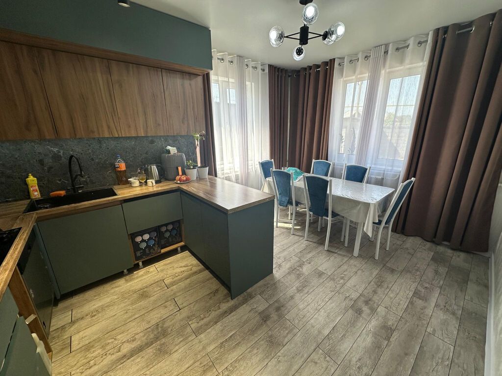 3 комнаты, 90 м², 4 соток, Бишкек, Арча-Бешик ж/м Агентство недвижимости: фото 2
