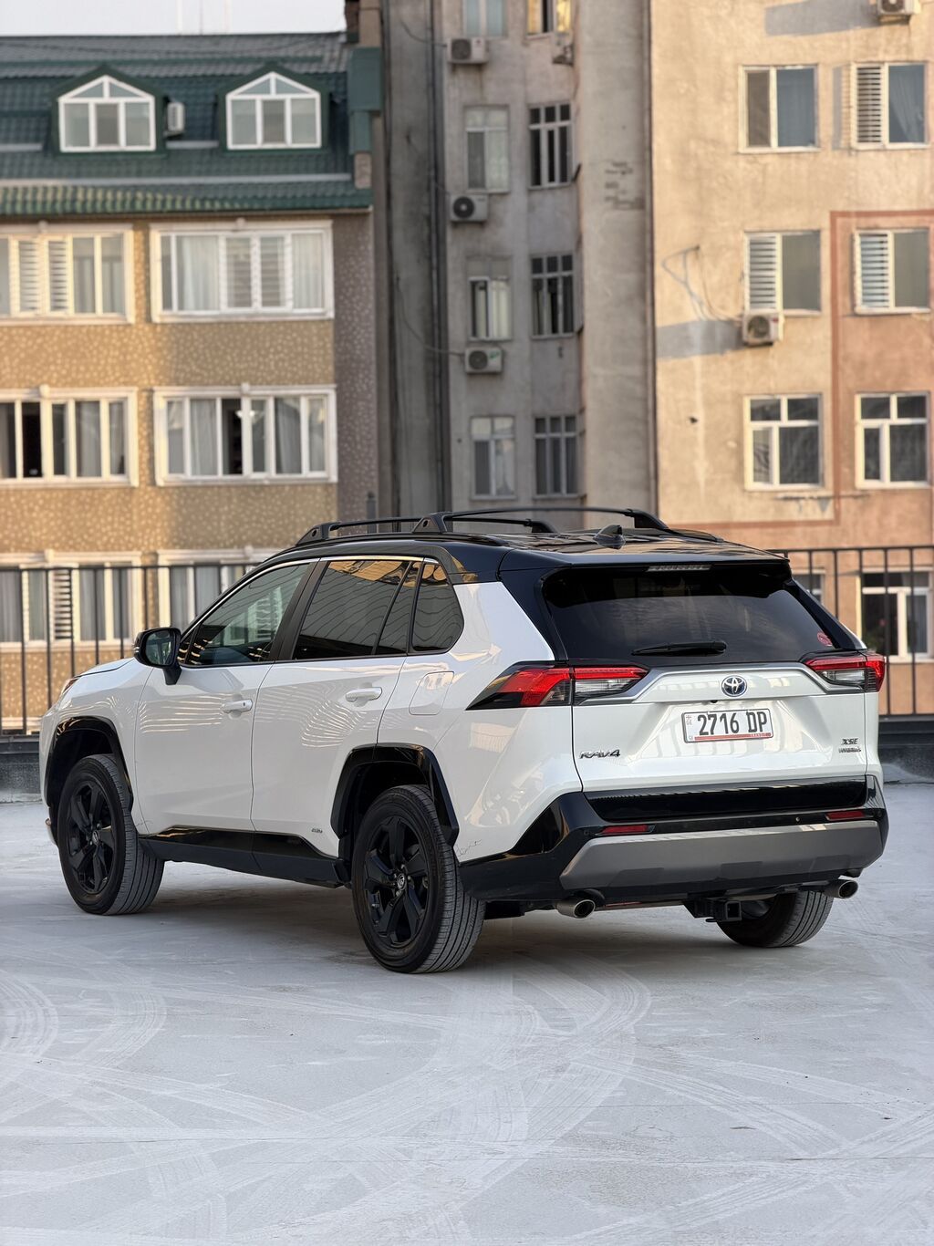 Toyota RAV4: 2020 г., 2.5 л, Автомат, Гибрид, Кроссовер: фото 4