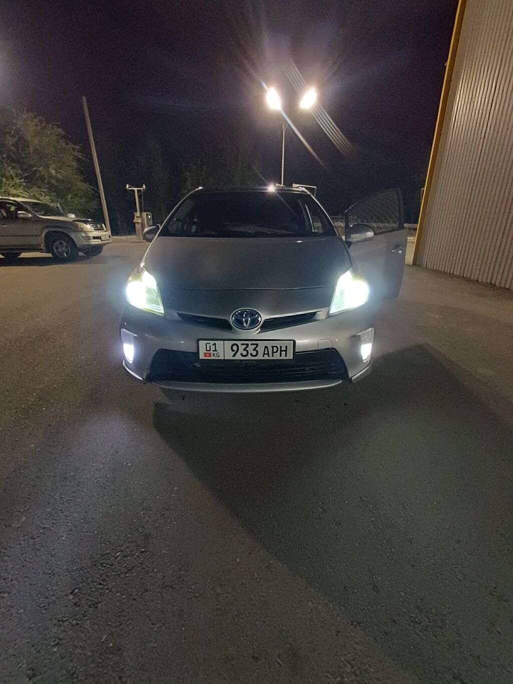 Toyota Prius: 2012 г., 1.8 л, Автомат, Гибрид, Хэтчбэк: фото 2