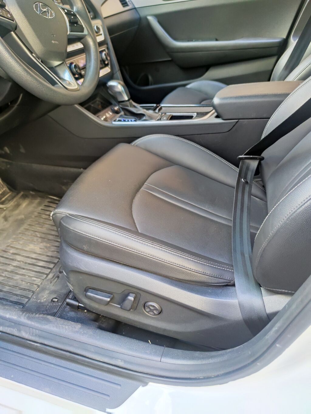 Hyundai Sonata: 2023 г., 2 л, Автомат, Газ, Седан: фото 4