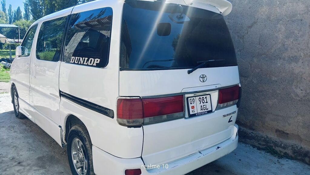 Toyota Hiace: 2002 г., Минивэн: фото 3