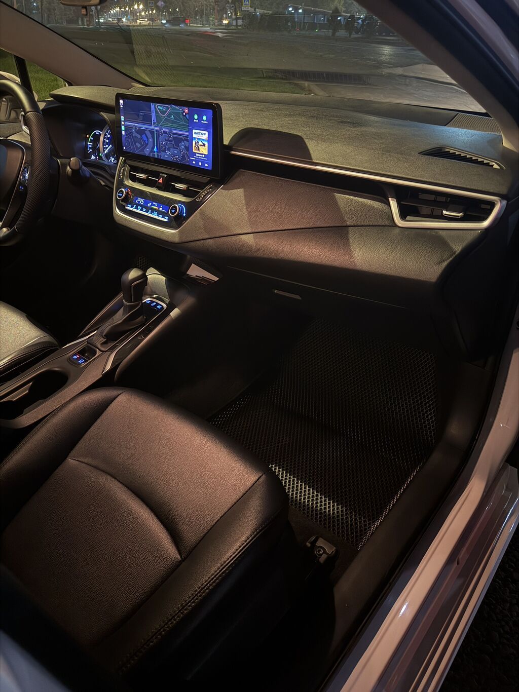Toyota Corolla: 2021 г., 1.8 л, Автомат, Гибрид: фото 6