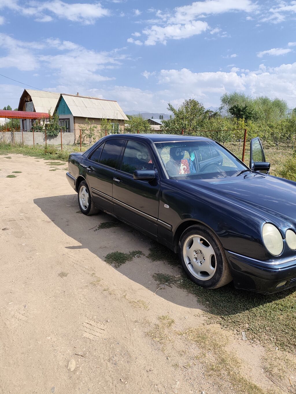 Mercedes-Benz E-Class: 1997 г., 2 л, Механика, Бензин, Седан: фото 2
