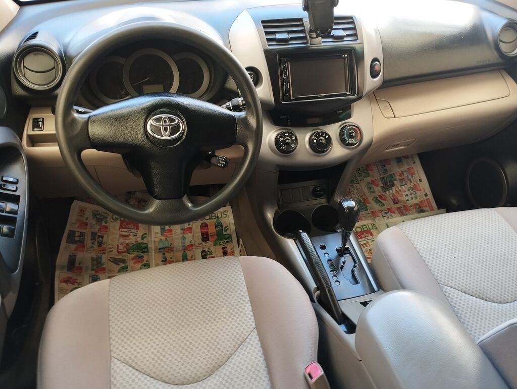 Toyota RAV4: 2006 г., 2 л, Автомат, Бензин, Кроссовер: фото 5
