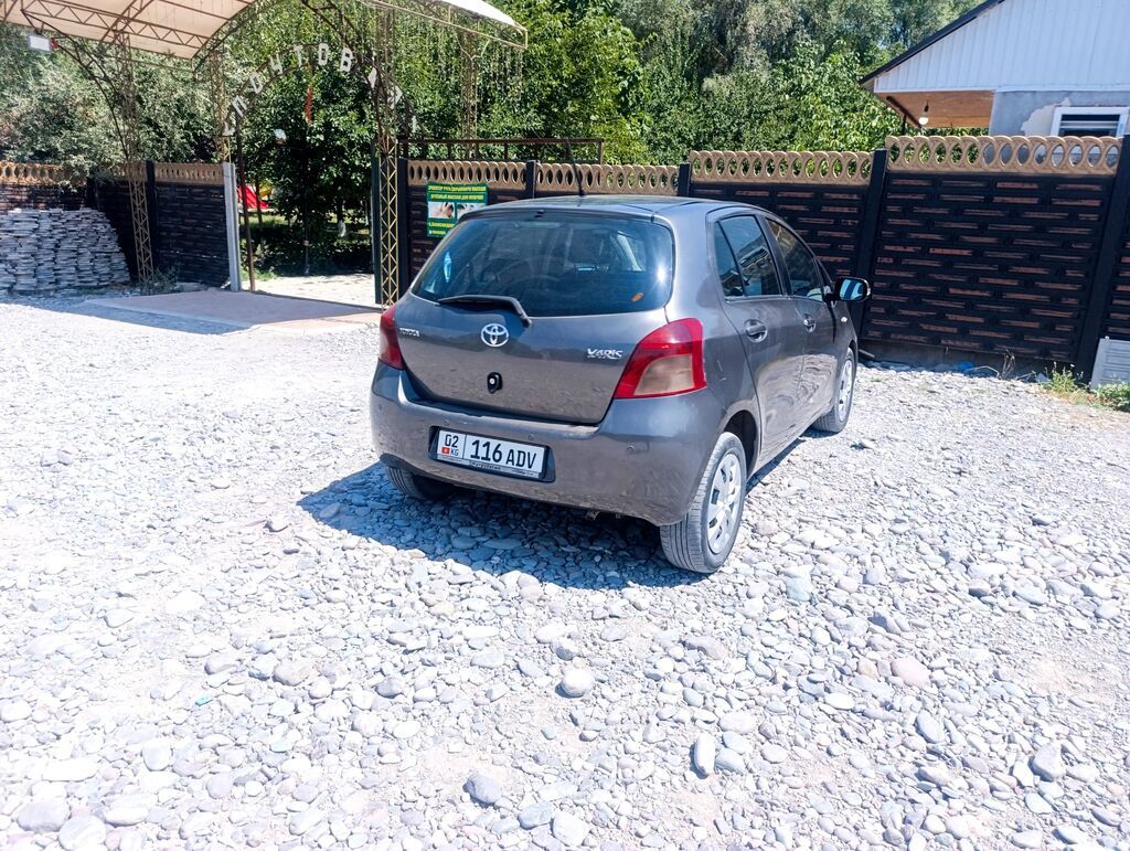 Toyota Yaris: 2008 г., 1.3 л, Автомат, Бензин, Хэтчбэк: фото 5