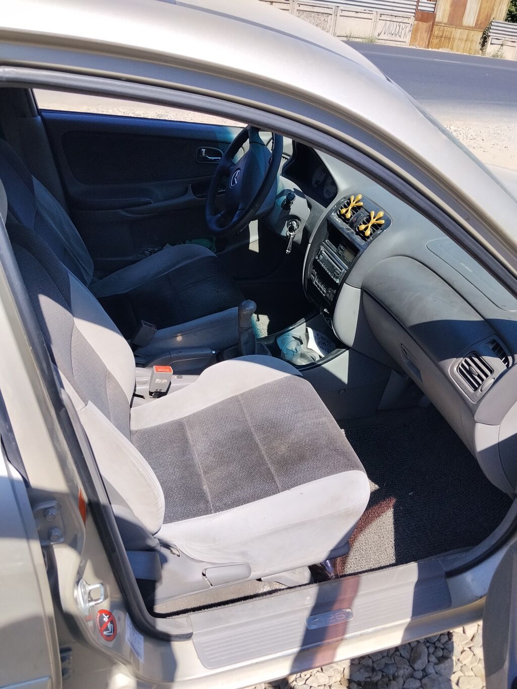 Mazda 626: 2000 г., 2 л, Механика, Лифтбек: фото 4