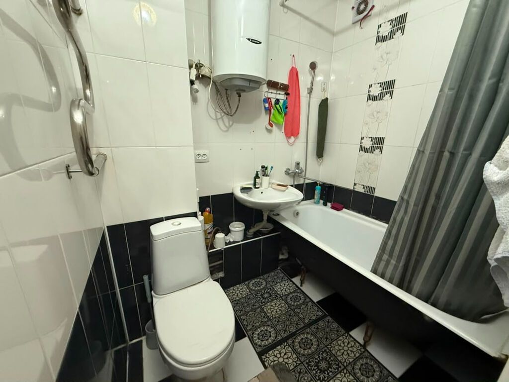 2 комнаты, 45 м², 8 мкр 104 серия, 1 этаж, Евроремонт: фото 3
