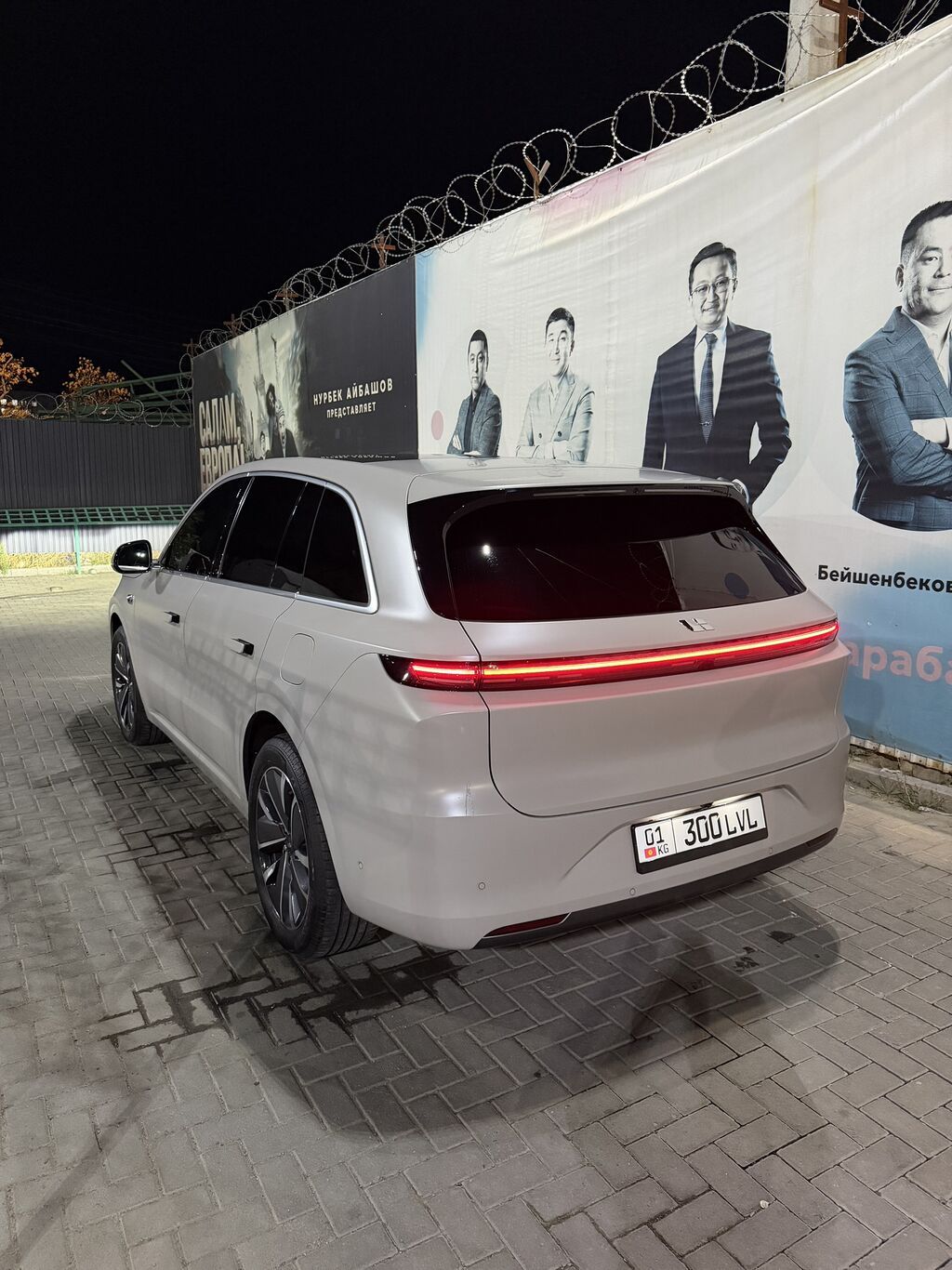 Lixiang L6: 2025 г., 1.5 л, Автомат, Гибрид, Кроссовер: фото 4