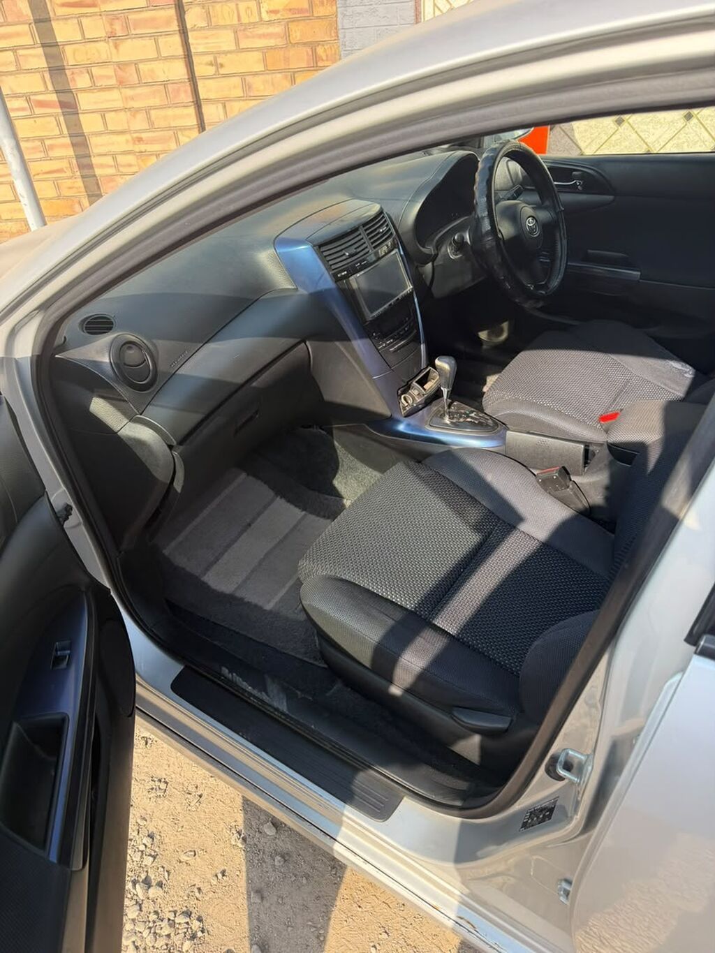 Toyota Caldina: 2004 г., 2 л, Автомат, Бензин, Универсал: фото 7