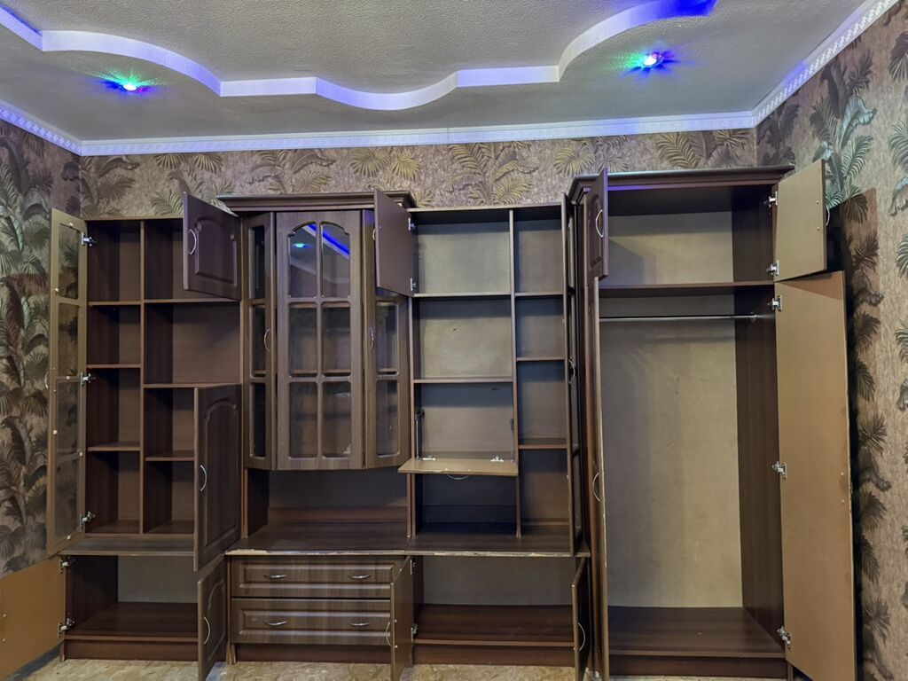 Сатууга чоң жана ыңгайлуу стенка-шкаф комплект! Үйдүн залына же — фото 3