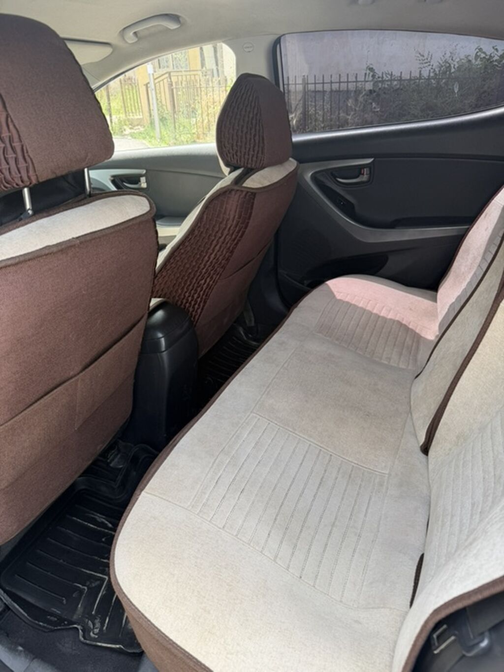 Hyundai Avante: 2013 г., 1.6 л, Автомат, Бензин, Седан: фото 2