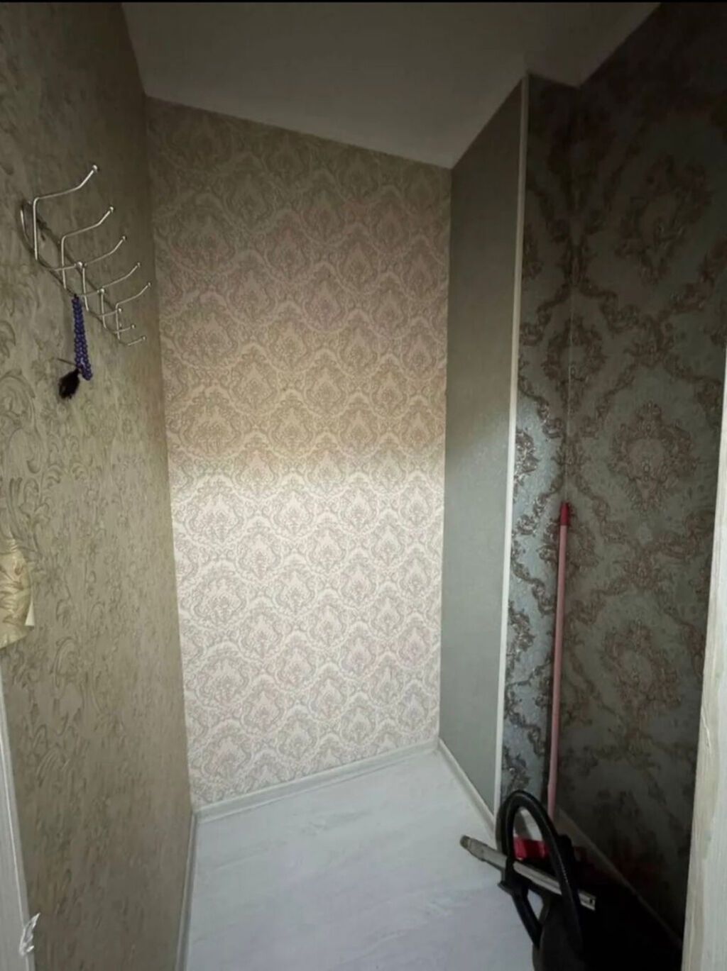 3 комнаты, 81 м², Индивидуалка, 9 этаж, Старый ремонт — фото 2