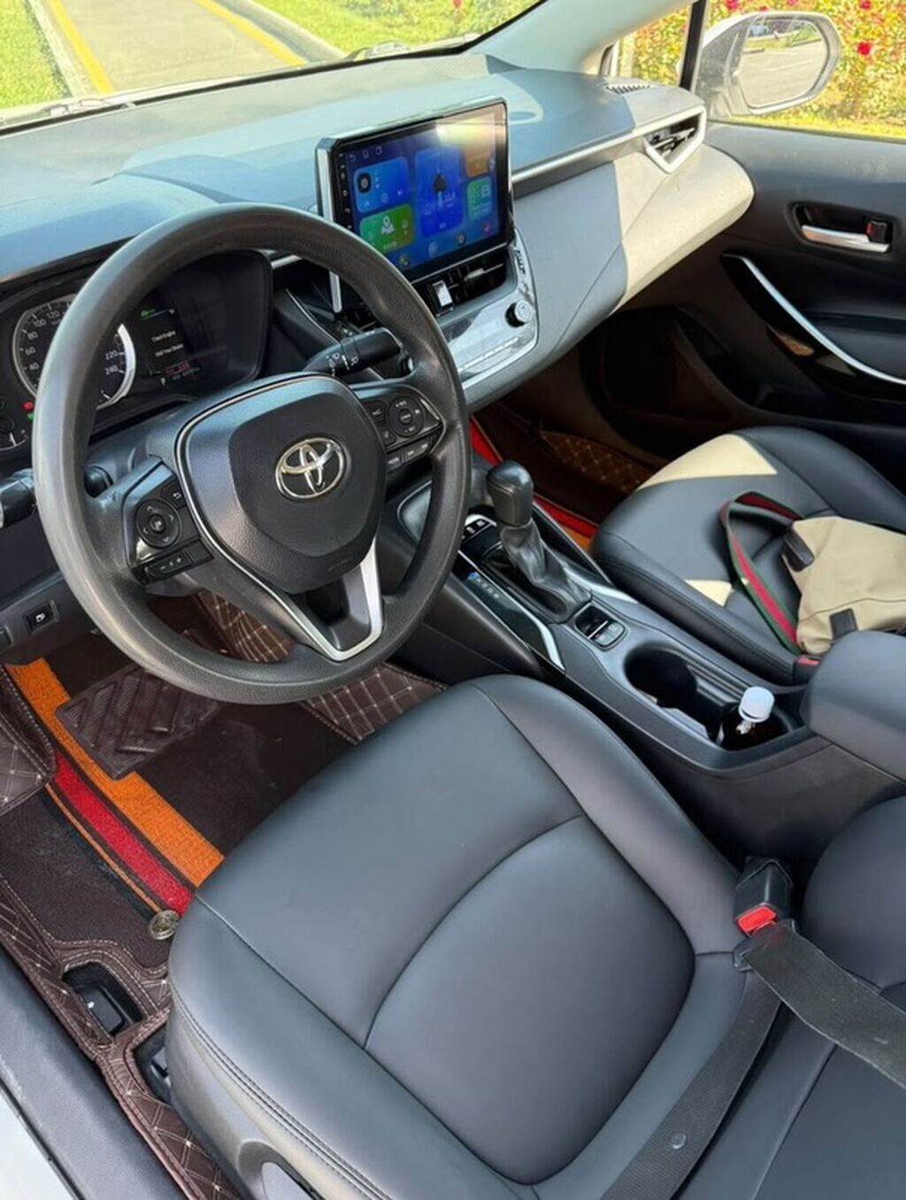 Toyota Corolla: 2019 г., 1.8 л, Гибрид, Седан: фото 5