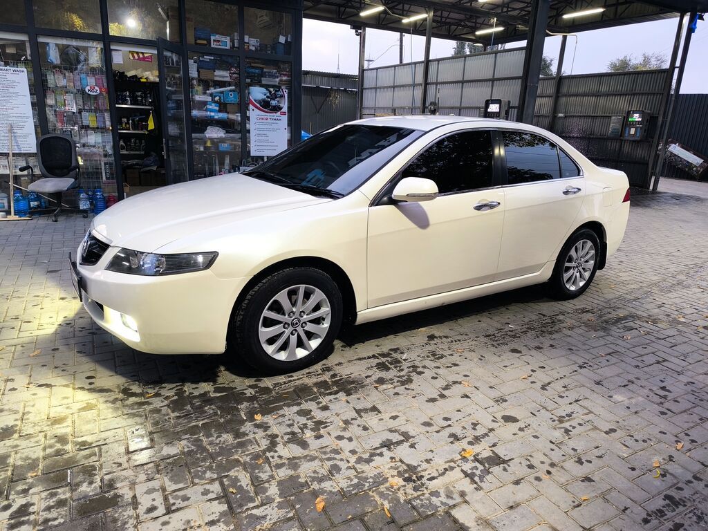 Honda Accord: 2004 г., 2 л, Автомат, Бензин, Седан: фото 2