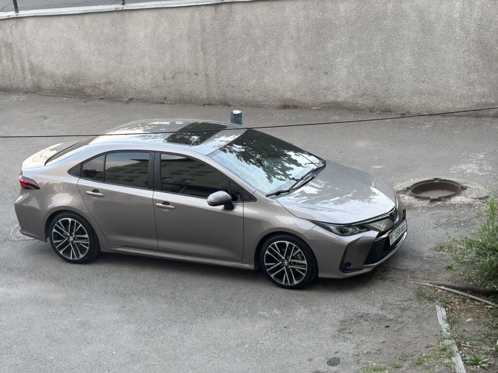 Toyota Corolla: 2021 г., 1.8 л, Автомат, Гибрид, Седан: фото 8