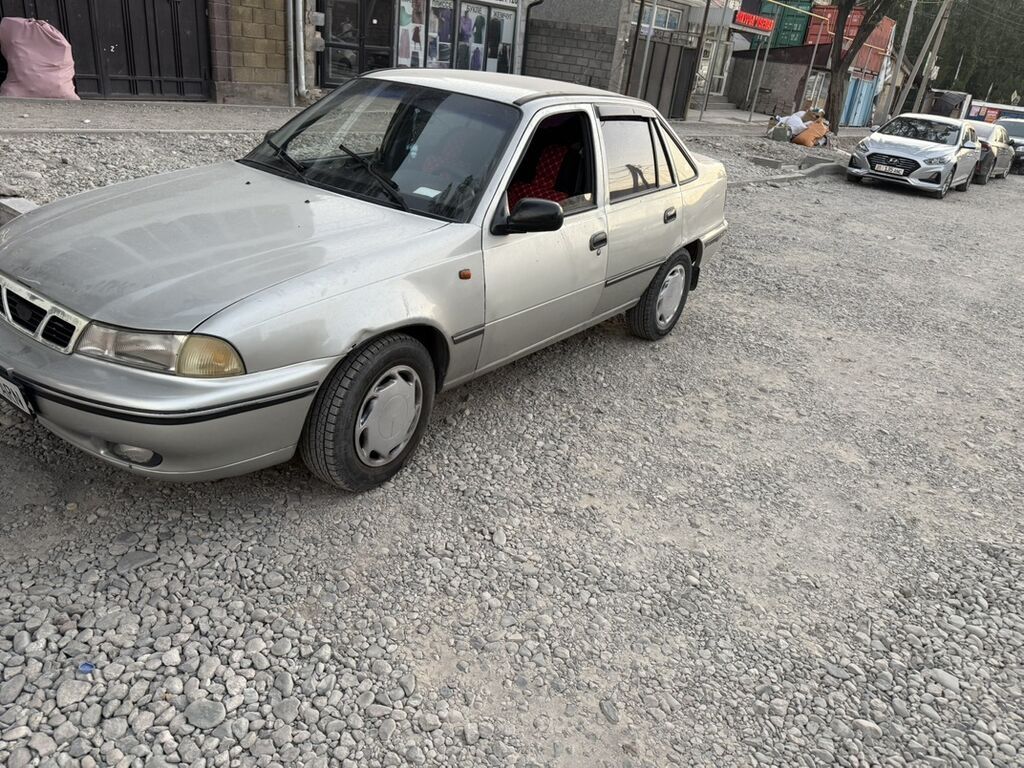 Daewoo Nexia: 2005 г., 1.6 л, Механика, Бензин, Седан: фото 2