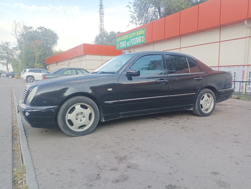Mercedes-Benz E-Class: 1998 г., 2.4 л, Автомат, Седан: фото 8