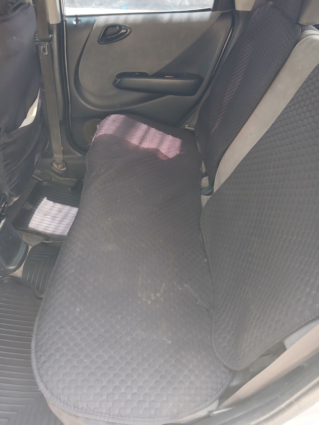 Honda Fit: 2003 г., 1.3 л, Автомат, Хэтчбэк: фото 6